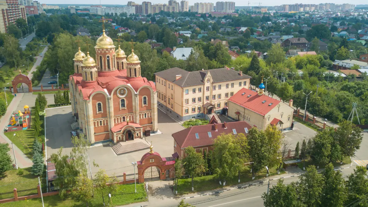 Собор Всех святых, в земле Русской просиявших, в Домодедове — вид сверху