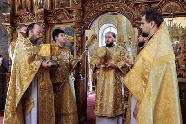 Архиерейское богослужение в Христорождественском храме города Домодедово