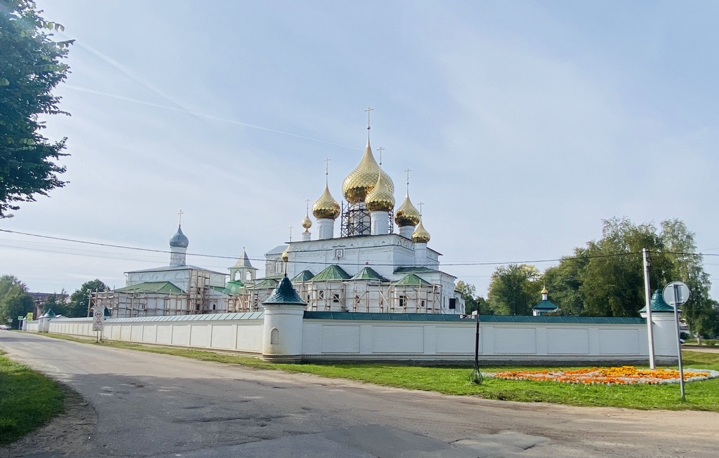 Паломническая поездка по святыням Ярославской митрополии.