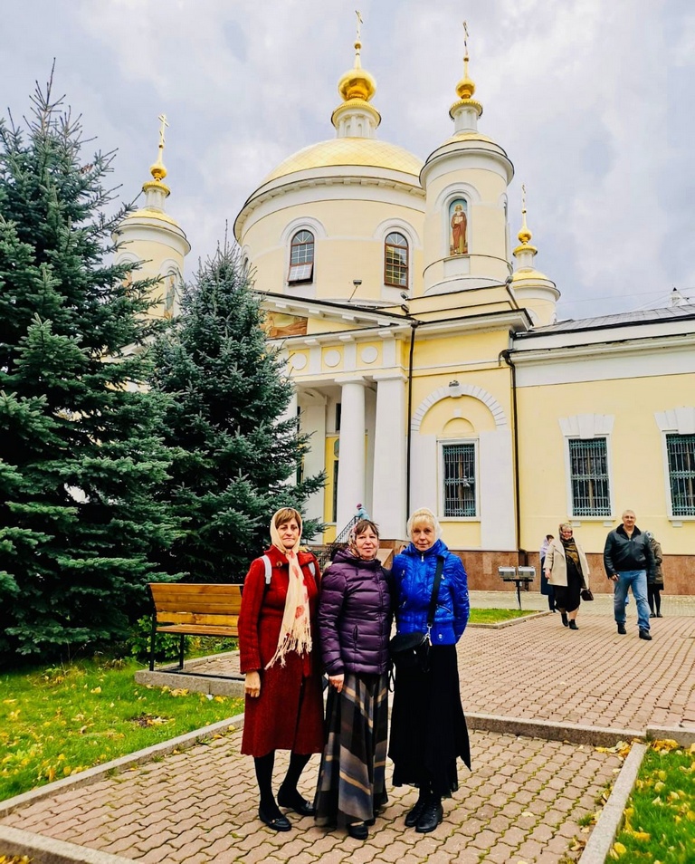 Поездка группы «Активное долголетие» к мощам преподобного Сергия Радонежского.