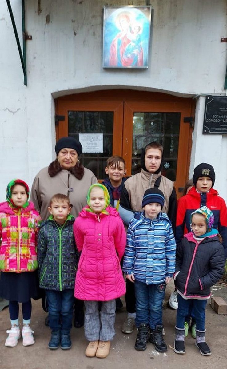 Социальный центр «Семья» на богослужении в Добрынихе.