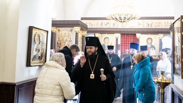 Архиерейское богослужение в Космо-Дамианском храме микрорайона Белые Столбы города Домодедово