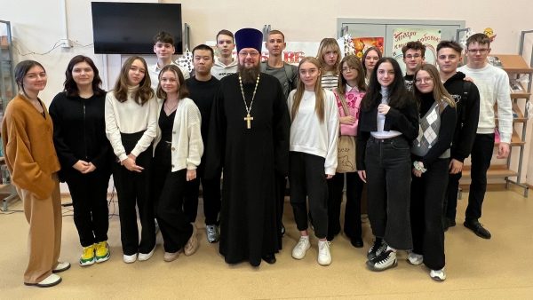 Диалог со священником в Домодедовской школе №9