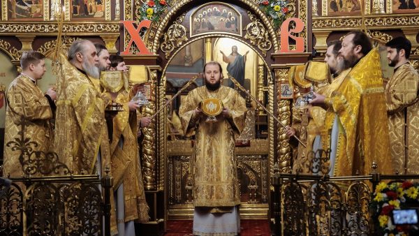 Архиерейское богослужение в соборе Всех святых в земле Русской просиявших г. Домодедово