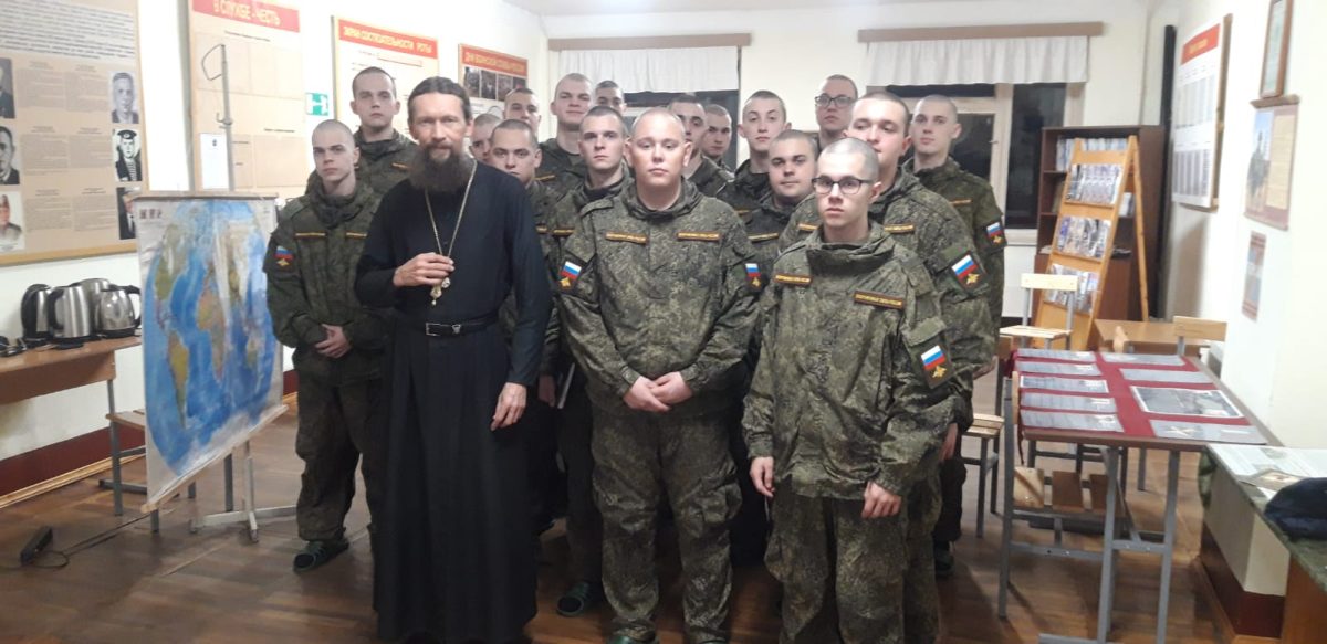 Богослужение в войсковом Георгиевском храме.