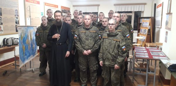 Богослужение в войсковом Георгиевском храме.