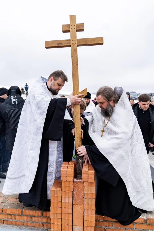 Закладка камня в основание Благовещенского храма в деревне Ивановка — фото 5