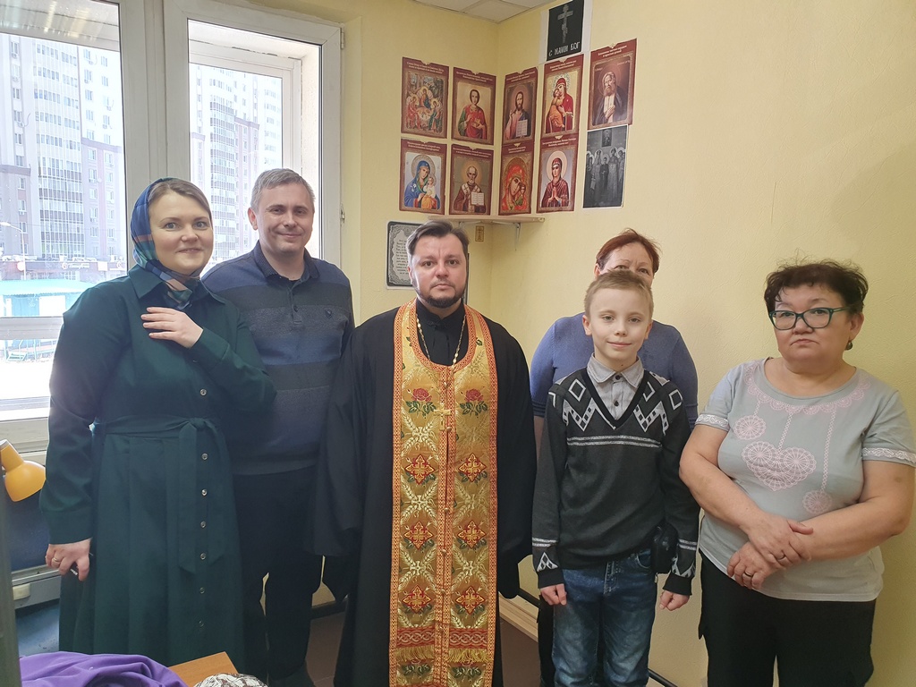 Освящение нового штаба волонтёрского движения «Птички ДМД»