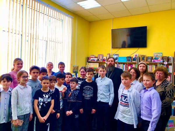 День православной книги в Краснопутьской библиотеке
