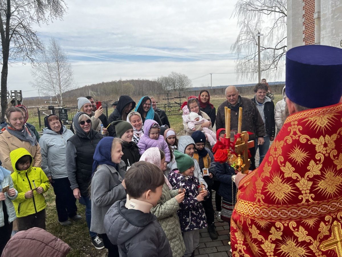 Пасха в Крестовоздвиженском храме деревни Сокольниково — фото 2