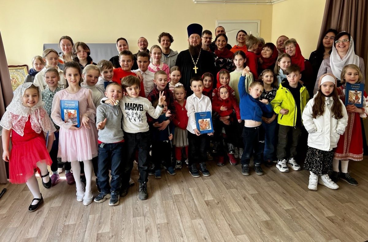 Детский пасхальный праздник в Крестовоздвиженском храме д. Сокольниково