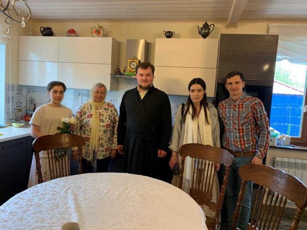 Пасхальный подарок для маломобильных прихожан