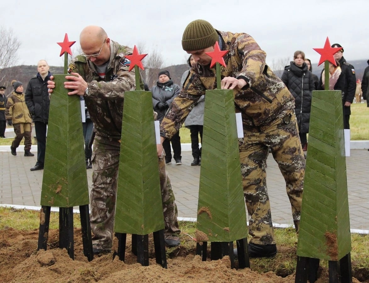 Встреча с командиром Североморского поискового отряда «Ваенга» в приходском музее Никольского храма села Лямцино. — фото 5