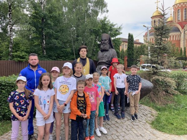 Заупокойная лития у памятника Архимандриту Алипию в День Памяти и Скорби