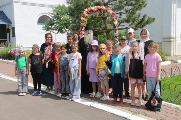 Посещение приходского музея и Никольского храма: экскурсия для воспитанников лагеря Востряковского лицея №1