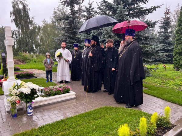 Памяти протоиерея Сергия Лопухова: заупокойные богослужения в Никольском храме села Домодедово