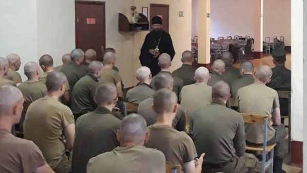 Беседа с военнослужащими войсковой части о важности трезвого образа жизни.