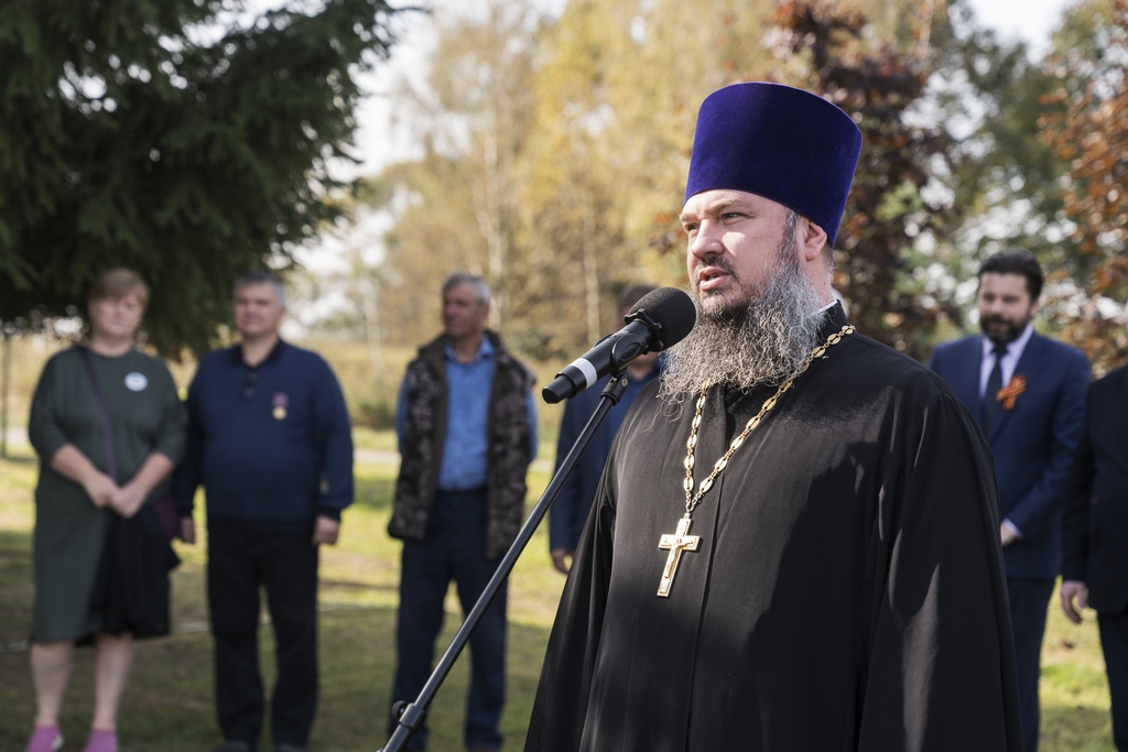 Возложение цветов к памятнику Виктору Талалихину в деревни Мансурово — фото 5