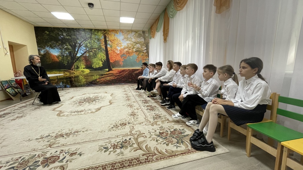 Беседа с детьми в центре помощи семье и детям «Домодедовский»