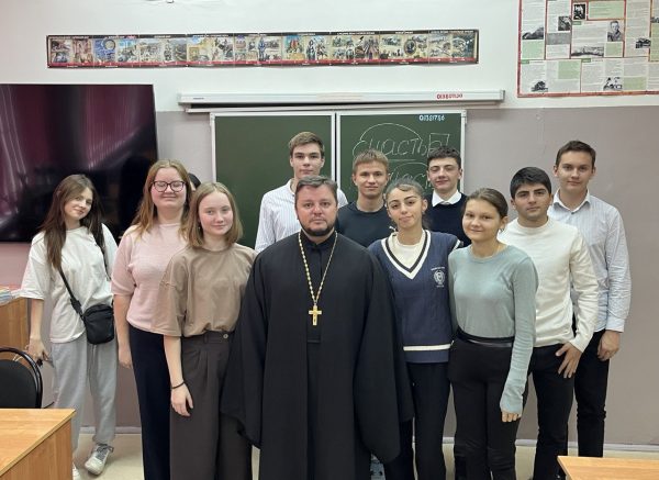Диалог со священником в Повадинской  СОШ