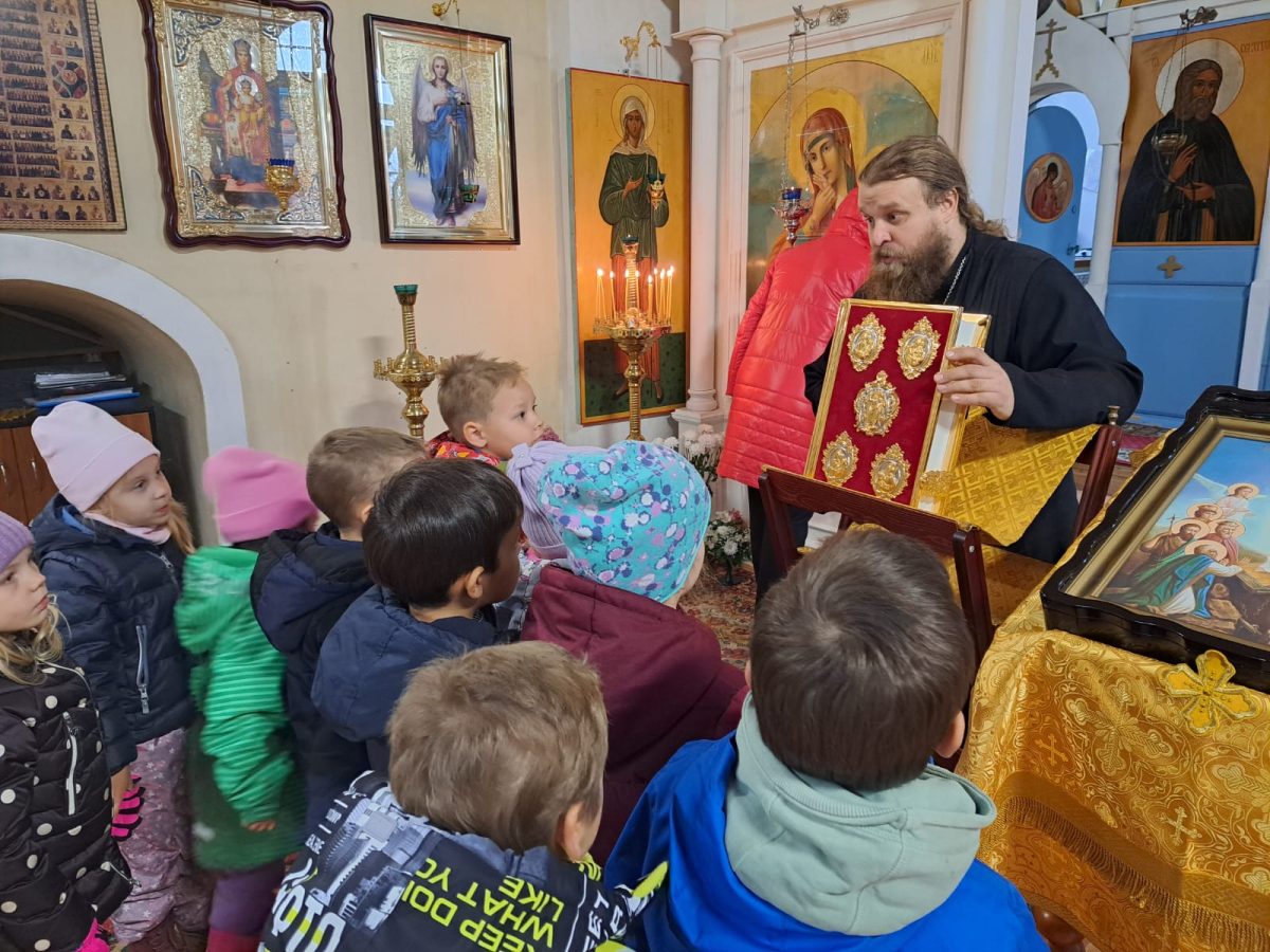 Экскурсия в храме «Отрада и Утешение» в селе Добрыниха