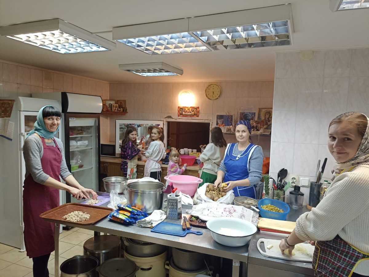 Благотворительная ярмарка в соборе Всех святых в земле Русской просиявших г. Домодедово