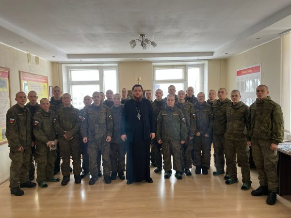 Беседа со священником в войсковой части с. Ильинское