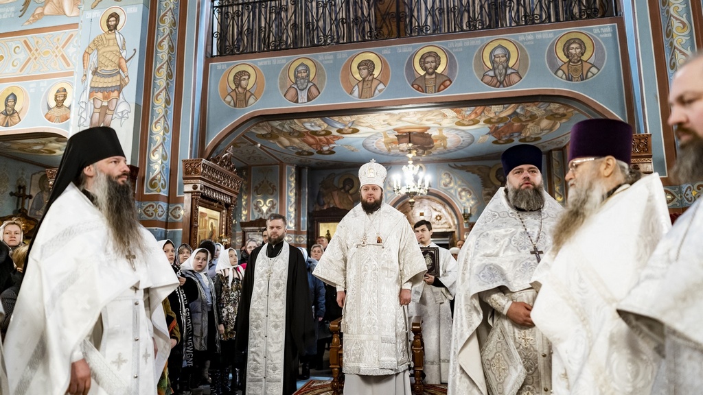 Божественная литургия в соборе Всех святых в земле Русской просиявших города Домодедово
