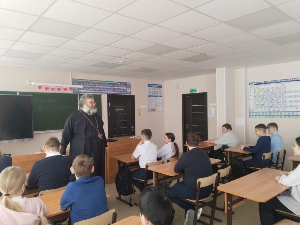 Диалог со священником в Заревской СОШ