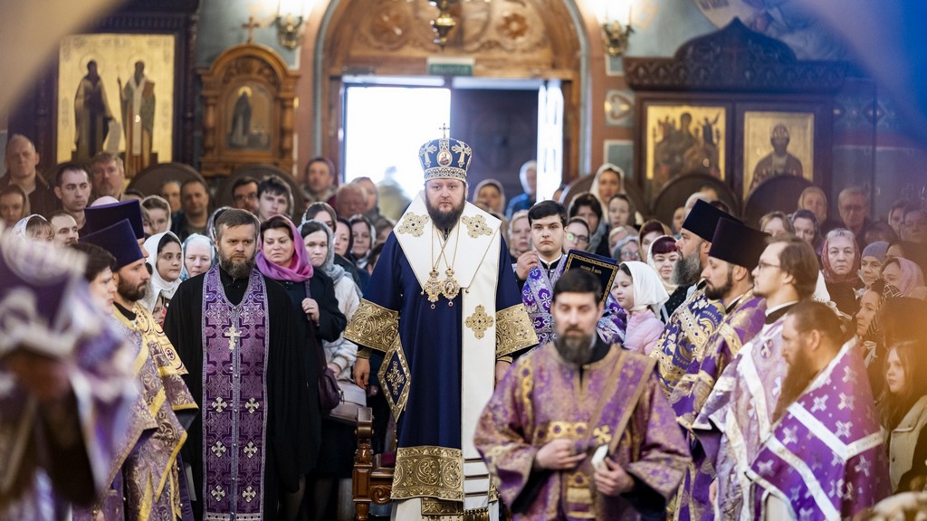 Архиерейское богослужение в соборе Всех святых, в земле Русской просиявших города Домодедово