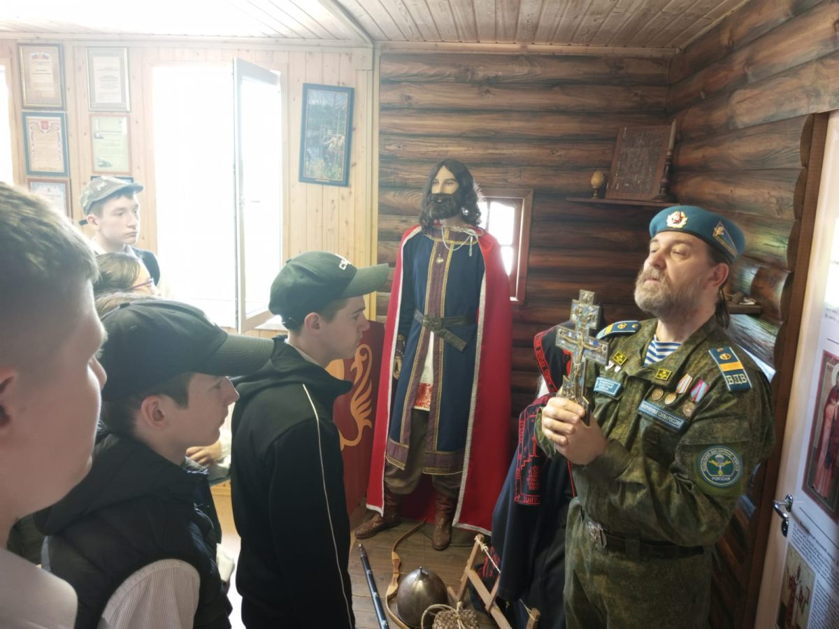 Экскурсии воспитанников Кутузовской школы-интерната в приходской музей Никольского храма села Лямцино — фото 2