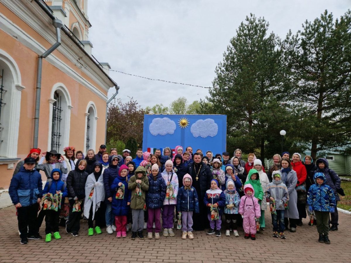 Пасхальный праздник в Преображенском храме села Вельяминово