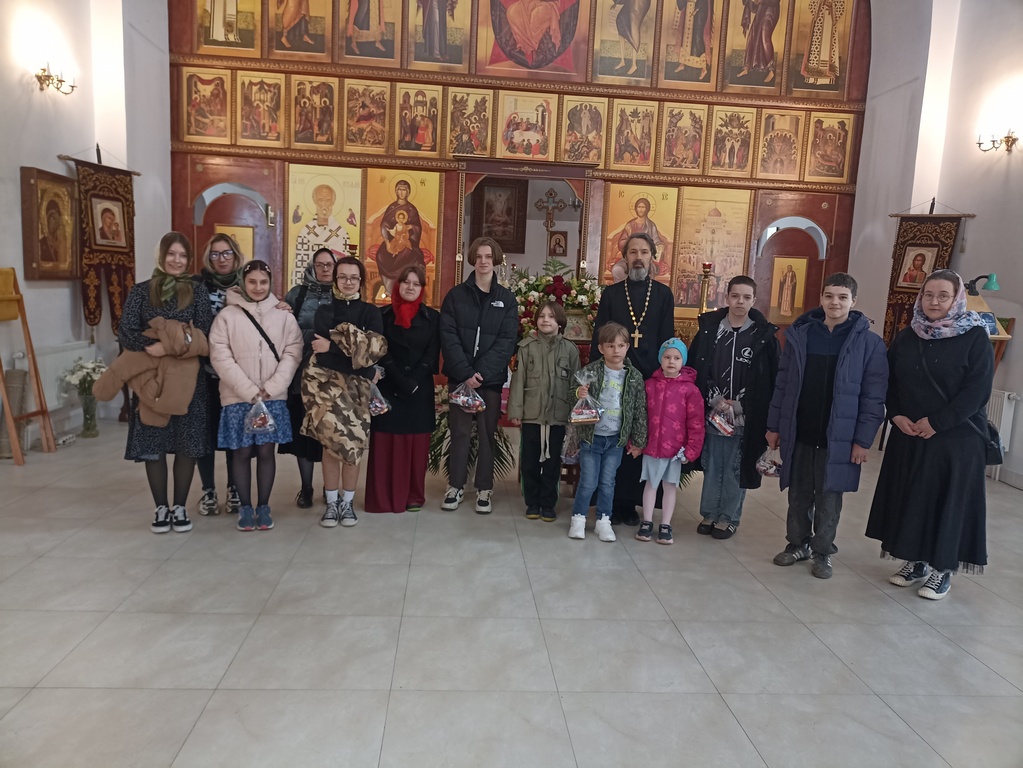 Акция «Подарок к Пасхе» в храме Новомучеников и исповедников Домодедовских