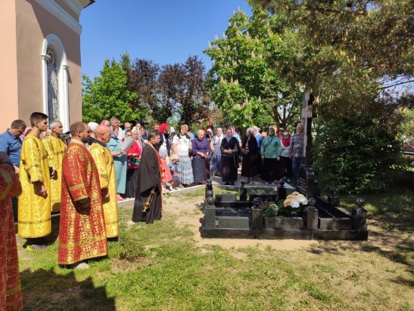Панихида в день памяти протоиерея Леонида Григорьева