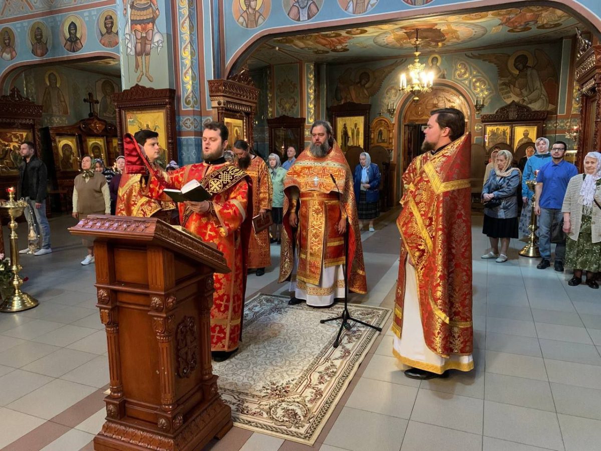 Поздравление благочинного с днём священнической хиротонии — фото 3