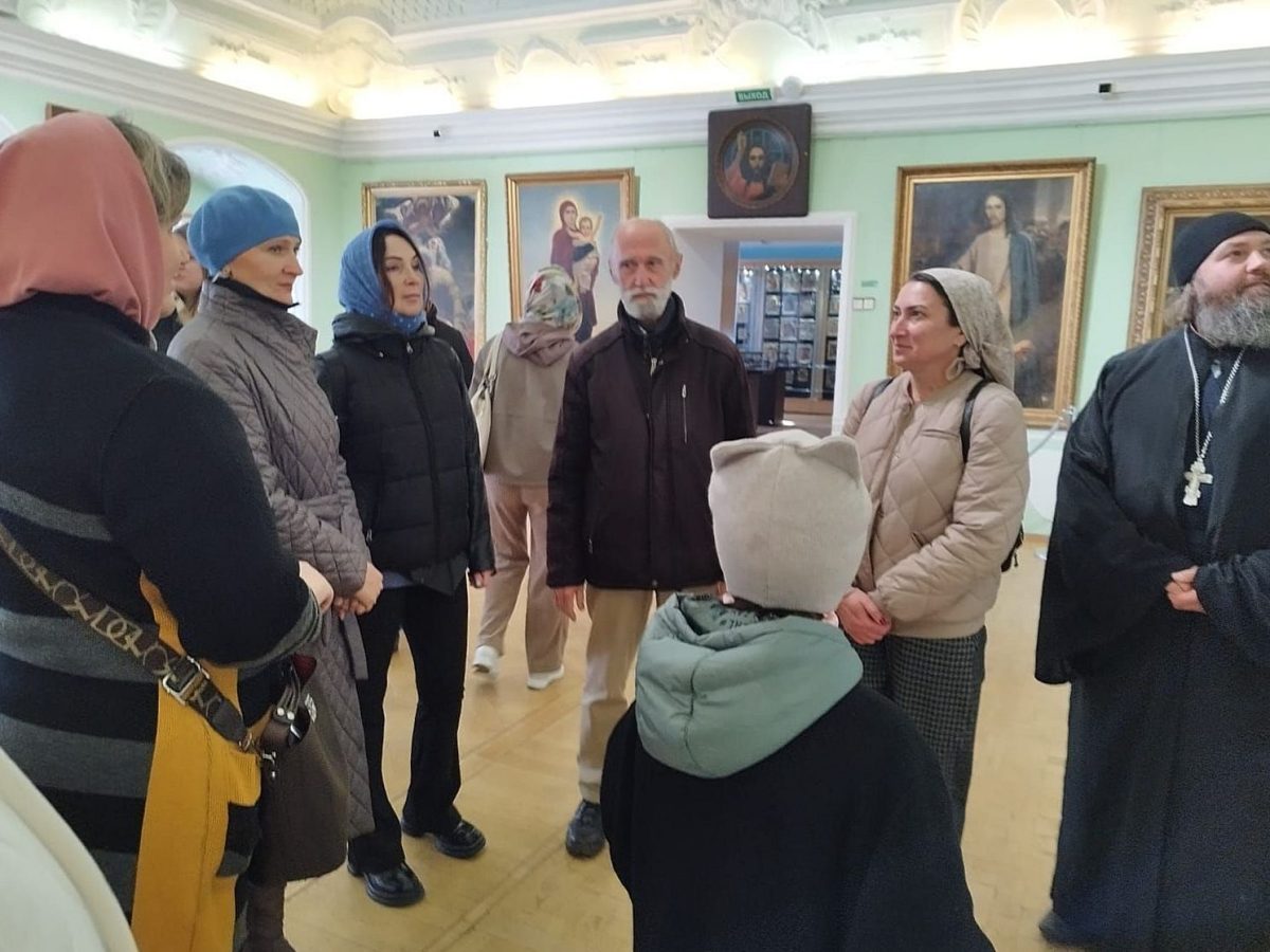 Паломническая поездка домодедовцев в Свято-Троицкую Сергиеву Лавру — фото 2