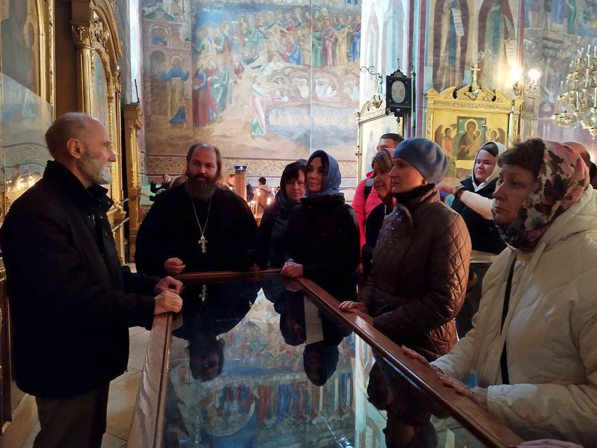 Паломническая поездка домодедовцев в Свято-Троицкую Сергиеву Лавру — фото 3