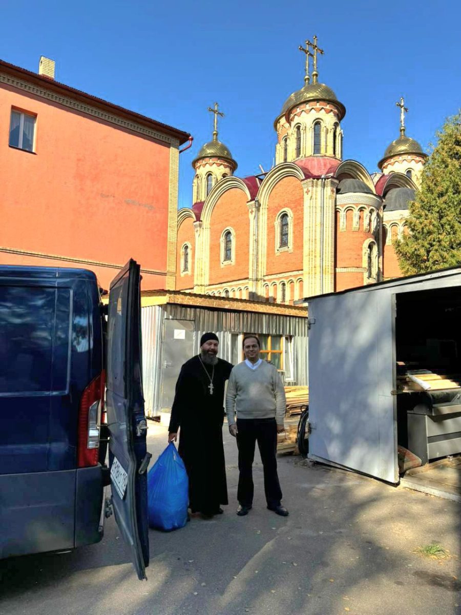 Сбор гуманитарной помощи в соборе Всех святых в земле Русской просиявших г. Домодедово для жителей Курской области