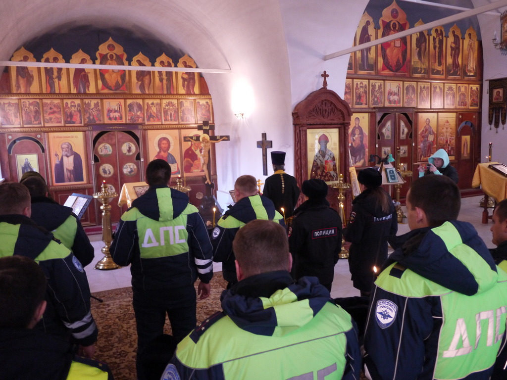Панихида по жертвам дорожно-транспортных происшествий в храме Новомучеников и исповедников Домодедовских