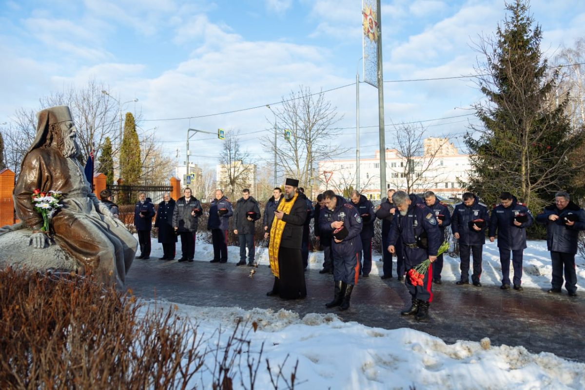 Строевой смотр казаков Домодедовского казачьего общества в соборе Всех святых в земле Русской просиявших г. Домодедово