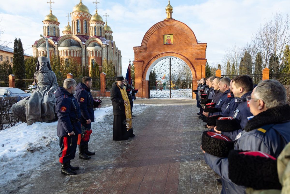 Строевой смотр казаков Домодедовского казачьего общества в соборе Всех святых в земле Русской просиявших г. Домодедово — фото 5