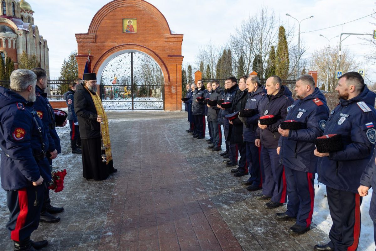 Строевой смотр казаков Домодедовского казачьего общества в соборе Всех святых в земле Русской просиявших г. Домодедово — фото 7