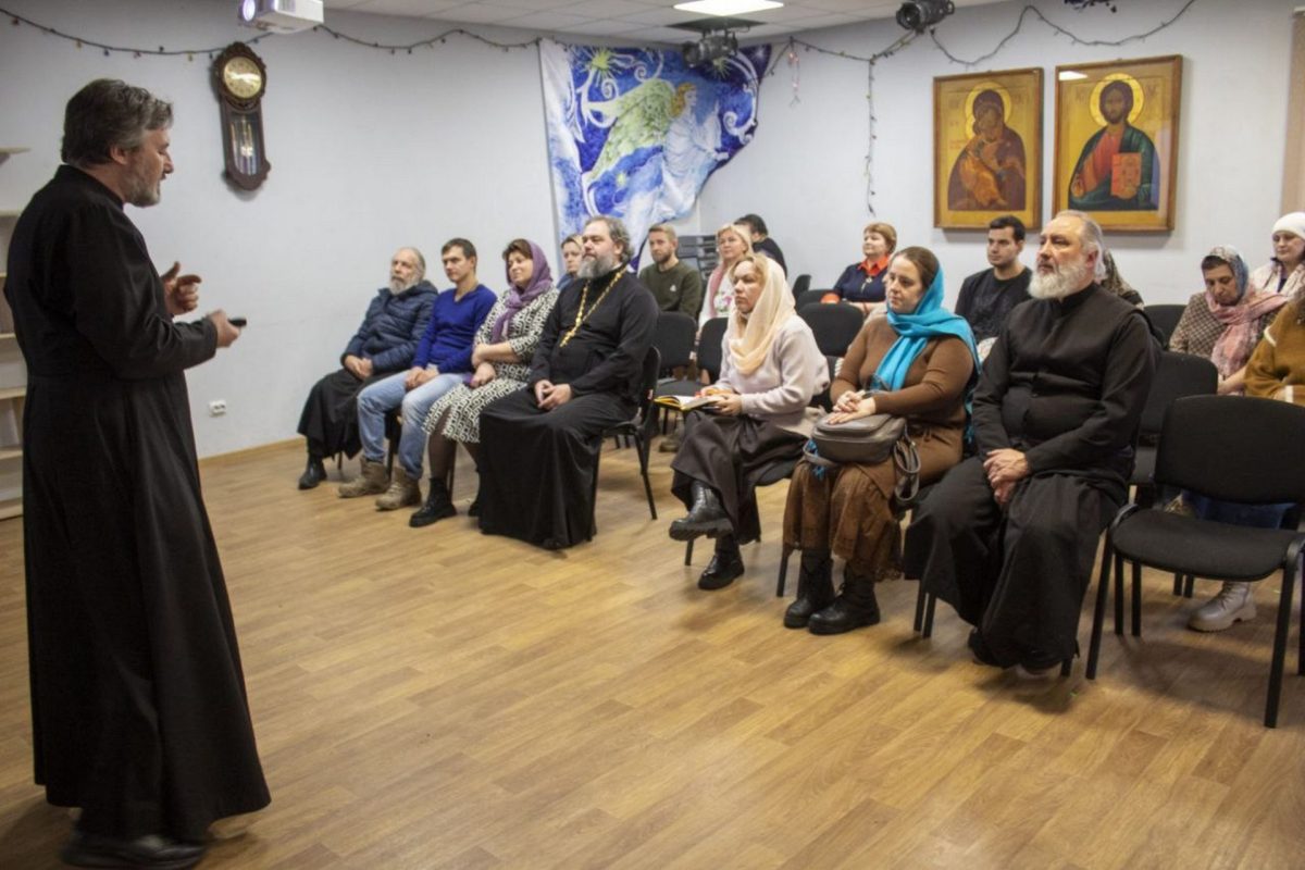 Встреча учителей Основ православной культуры и Воскресных школ Домодедовского благочиния с диаконом Илией Кокиным — фото 2