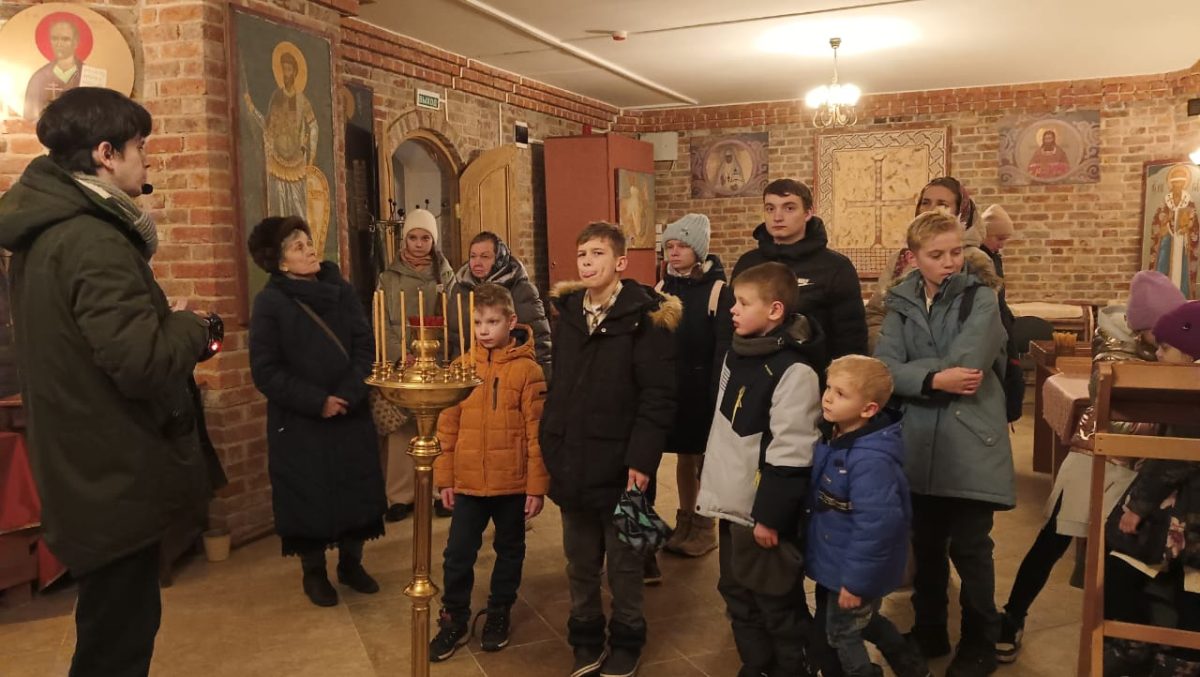 Рождественская экскурсия для детей Димитрие-Солунского храма мкр. Белые Столбы — фото 4