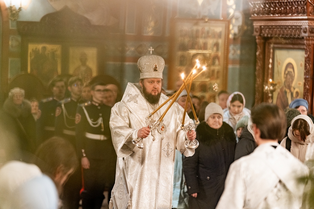 Архиерейское богослужение в соборе Всех святых, в земле Русской просиявших города Домодедово