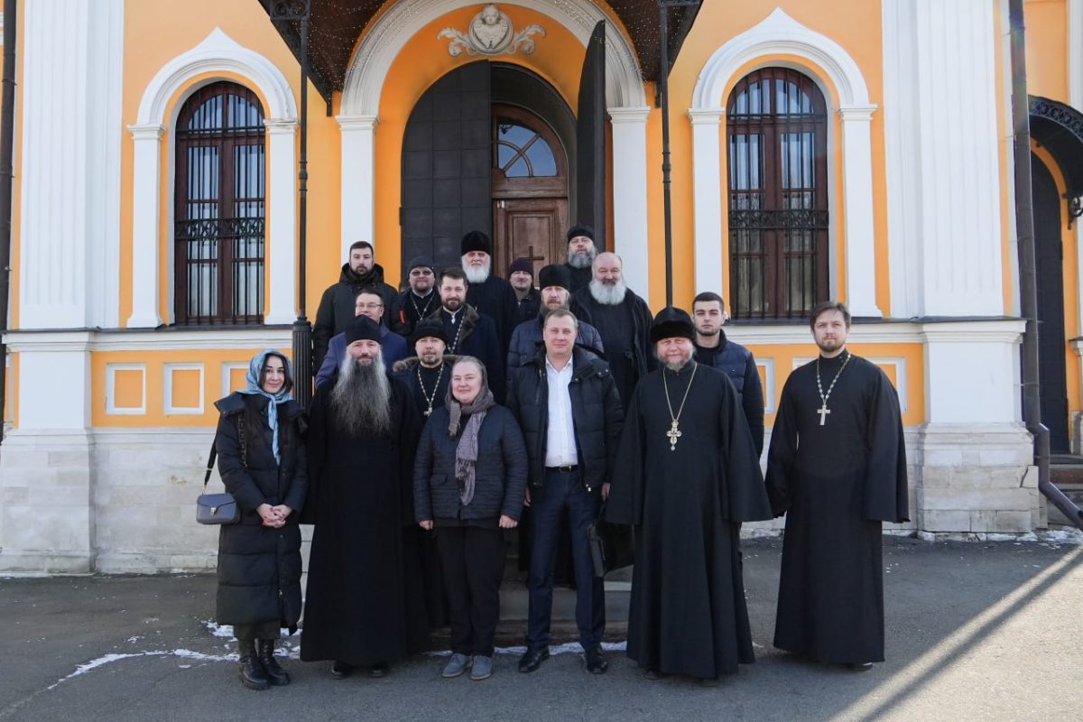 В Давидовой пустыни состоялся семинар по разъяснению положений Регламента заключения дополнительных соглашений, касающихся оформления федерального имущества
