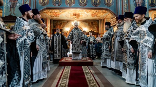 Архиерейское богослужение в соборе Всех святых, в земле Русской просиявших города Домодедово