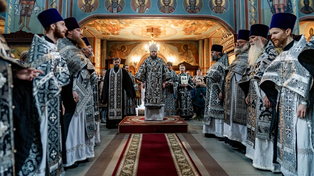 Архиерейское богослужение в соборе Всех святых, в земле Русской просиявших города Домодедово