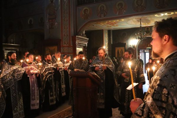 Соборное служение акафиста Страстям Христовым (Пассии) и братское совещание духовенства Домодедовского церковного округа