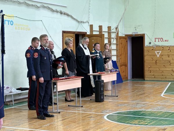Торжественное построение кадетов Домодедовских казачьих классов